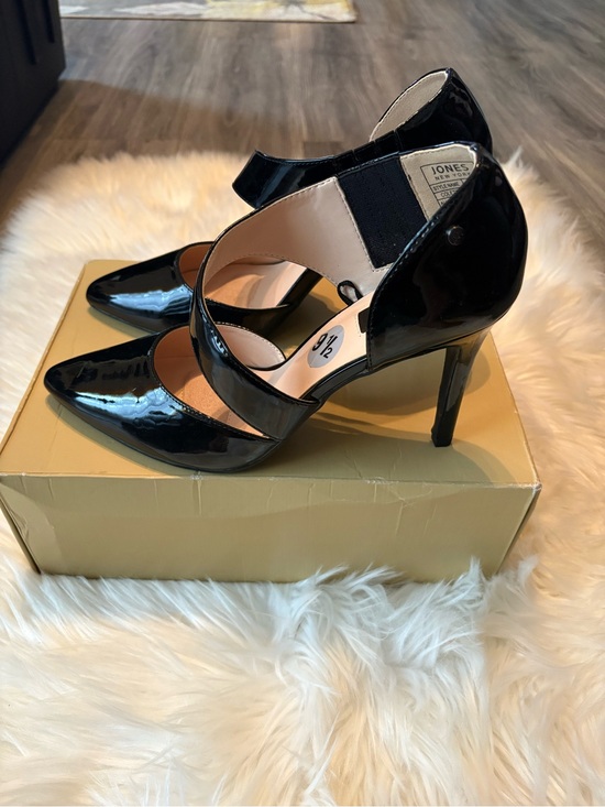 Jones New York Shoes - Jones New York Black Patent Mary Jane Pointed-Toe Heels